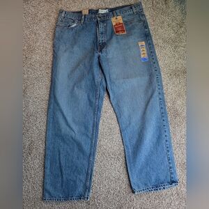 NWT Levis Relaxed Straight Jeans In Medium Wash 42x32